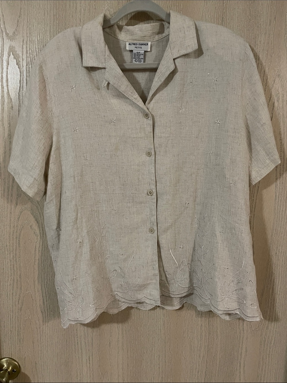 Alfred Dunner Light Cream Linen Button-Front Blouse